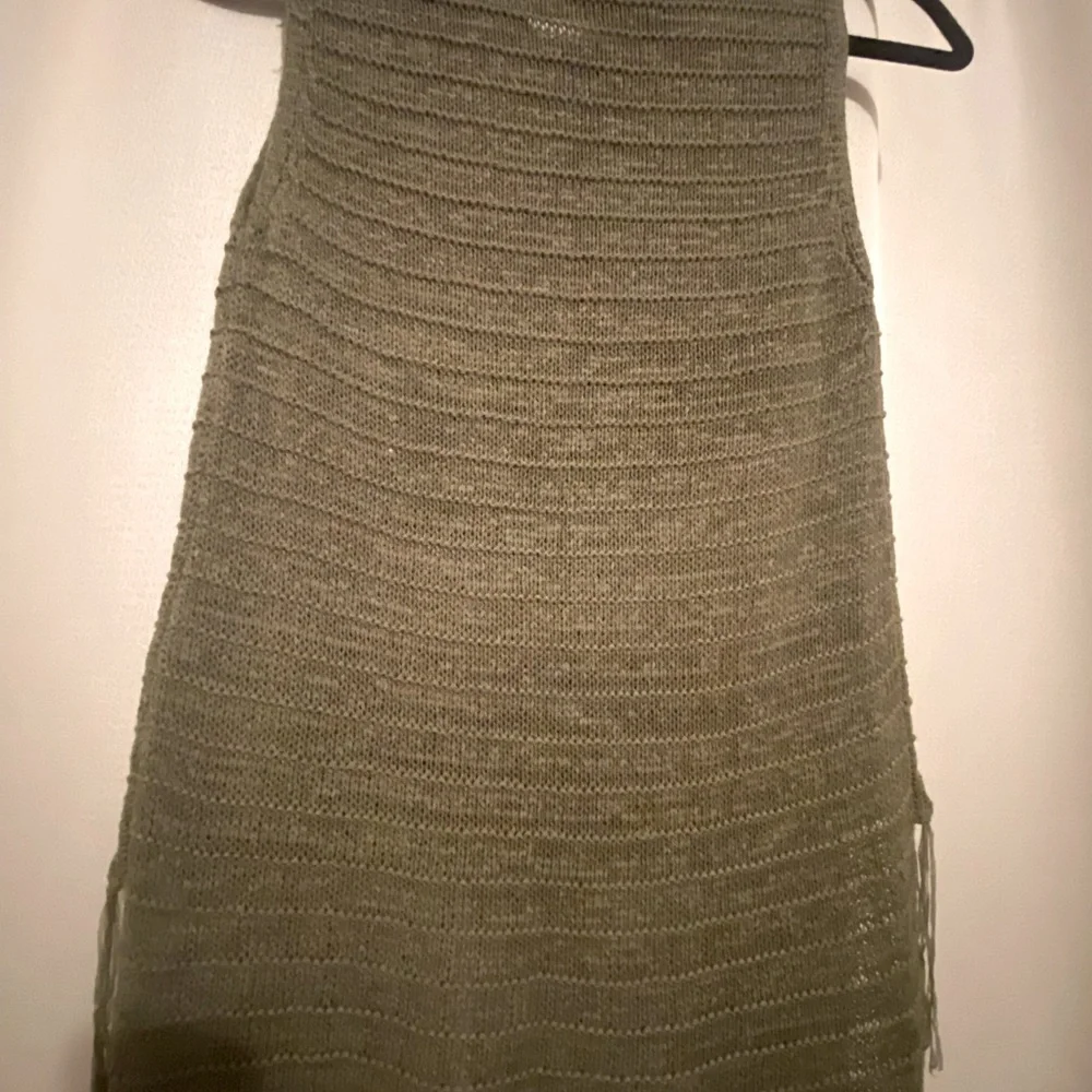 Guess Woman’s army green top - Picture 4 of 5